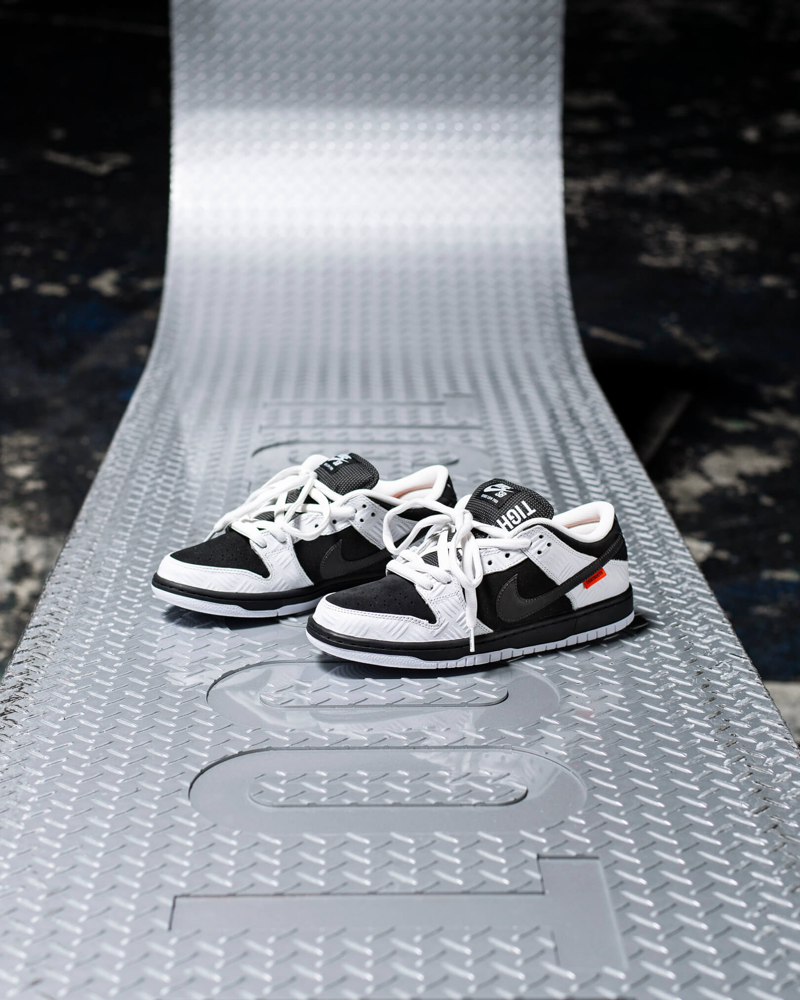 TIGHTBOOTH × NIKE SB DUNK LOW PRO | TIGHTBOOTH® タイトブース